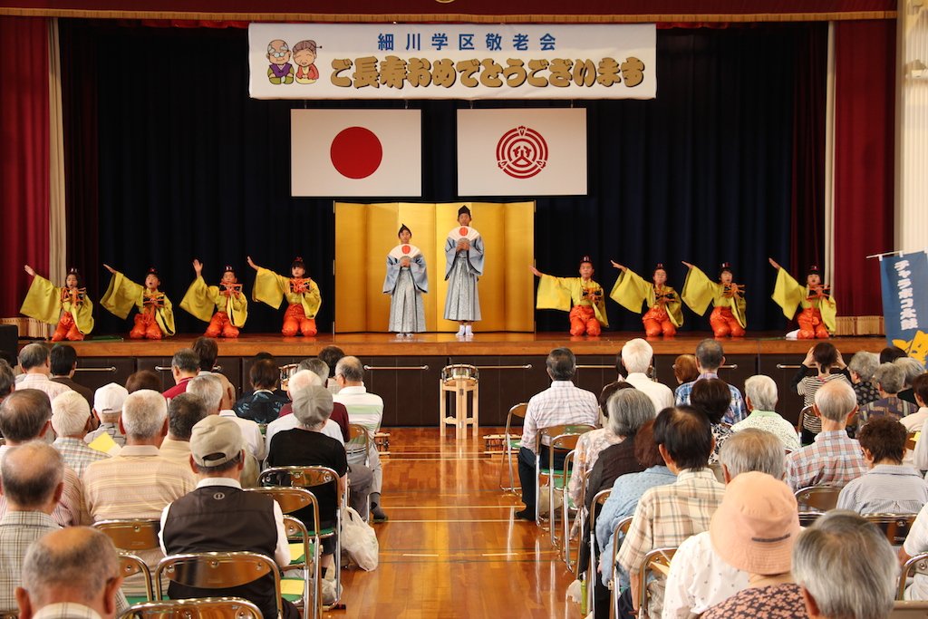 細川小学校の「御殿万歳」と「チャラボコ太鼓」｜岡崎ルネサンス