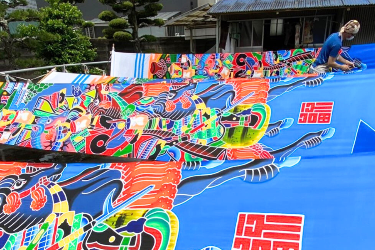 受け継がれる伝統。ワタナベ鯉のぼりの武者絵幟