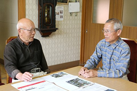 左が元会長の今泉清さん。右が現会長の片岡喜幸さん