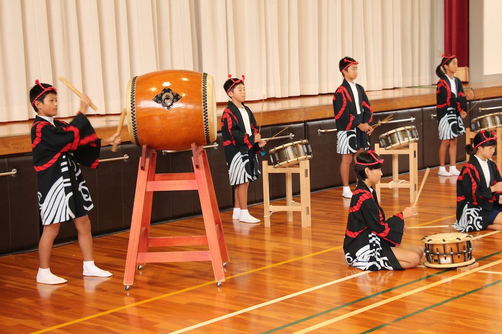 こちらも9月の敬老会。勇ましい太鼓の響きが好評だとか