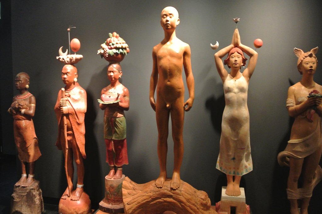 岡崎市の彫刻家、山下清さんの作品も多数展示されています