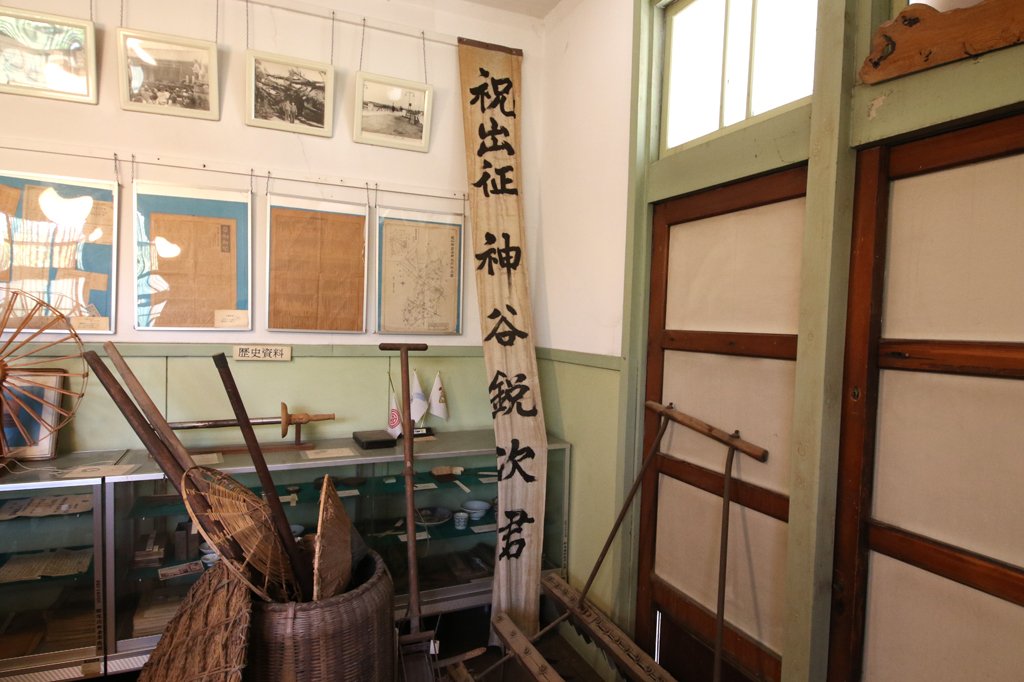 戦時中、出征兵士を見送るときに掲げられた幟（のぼり）