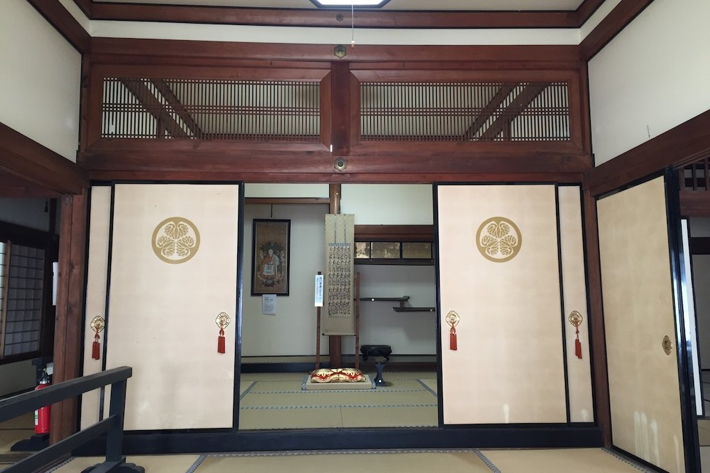大方丈には、将軍や大名が休憩するために使われた部屋があります。ここも安政の火災の2年後に再建されたとか