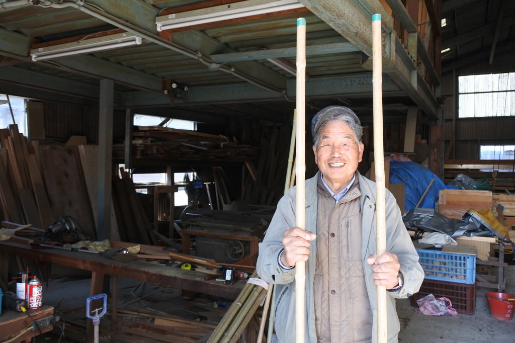 長い間、竹馬を作り続けてきた蜂須賀勝美さん