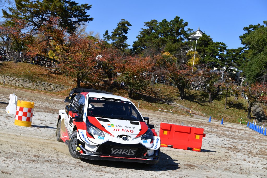 ラリージャパン１年前イベントで乙川河川敷を走る『ヤリスWRC』
