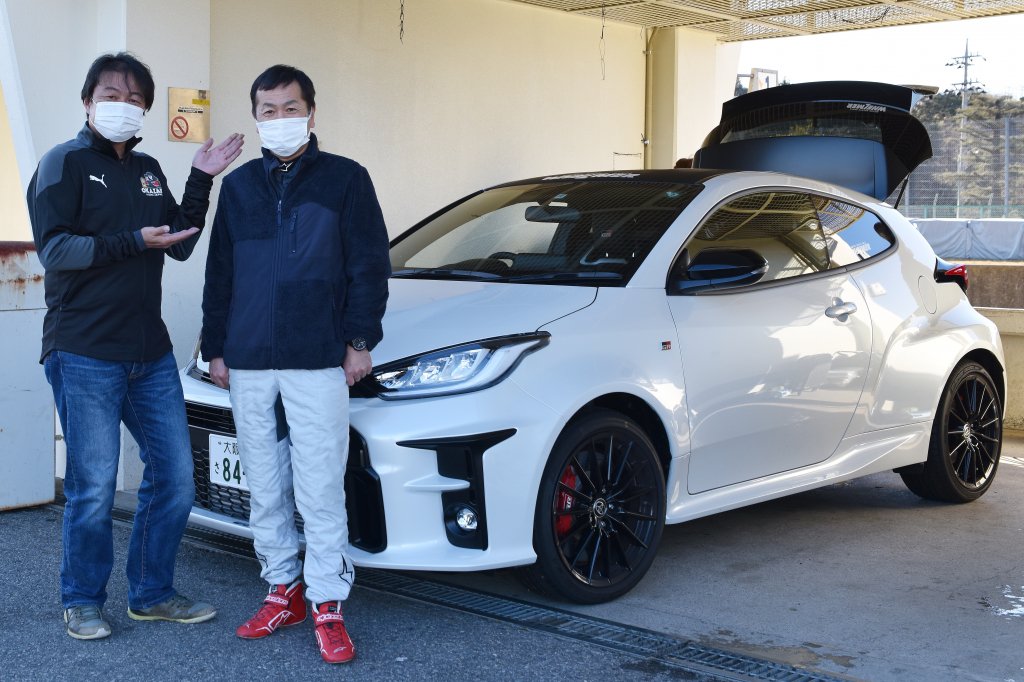 シーズン前ですが、国内トップラリーストのひとり、奴田原文雄選手に会うことがありました。テストしていた車両は残念ながらランエボではなかったです（泣）