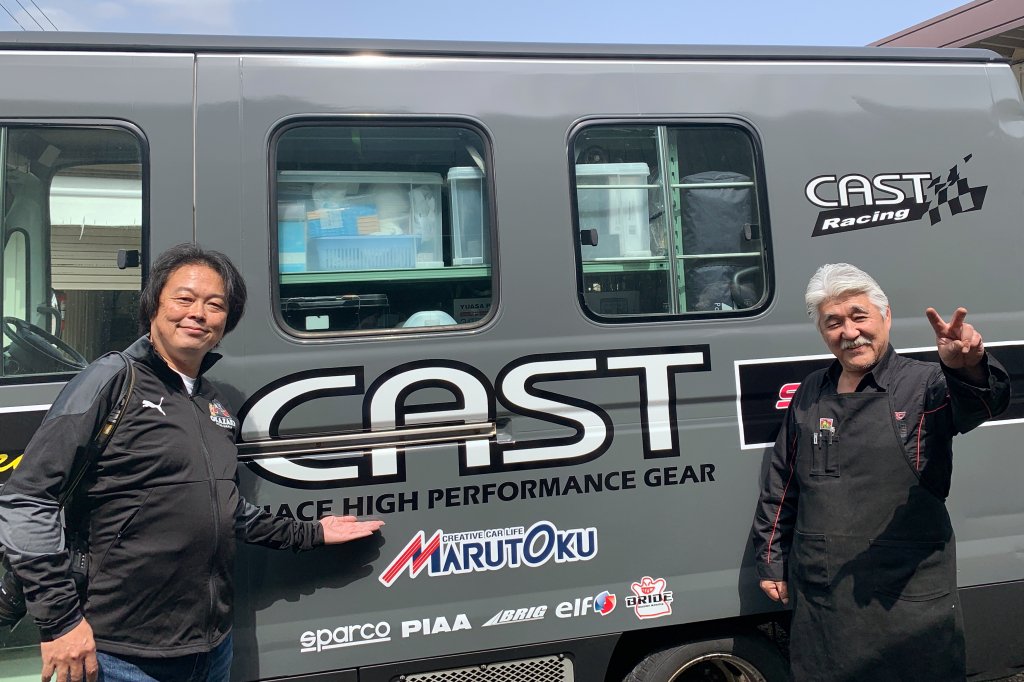 雑誌「CARトップ（4月26日発売号）」の取材で、千葉にある某ショップに行ってきました。今シーズン全日本ラリーで注目のトヨタ・ハイエースのラリー車を製作し参戦している喜多見孝弘選手のインタビューのため、です（唐津戦では無事に完走しています）。喜多見選手はハイエースとは別の車両でラリージャパンにも出場予定ですよ。