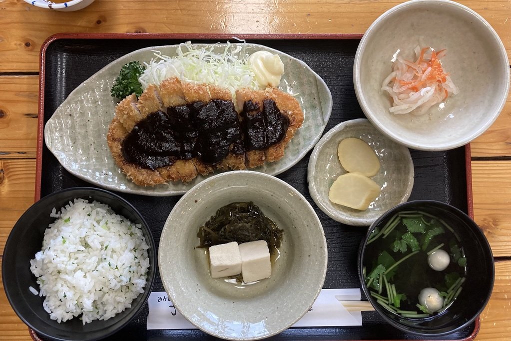 いちかわ　味噌カツ定食