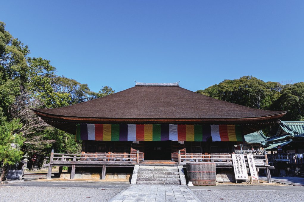 歴史ある「瀧山寺」の本堂