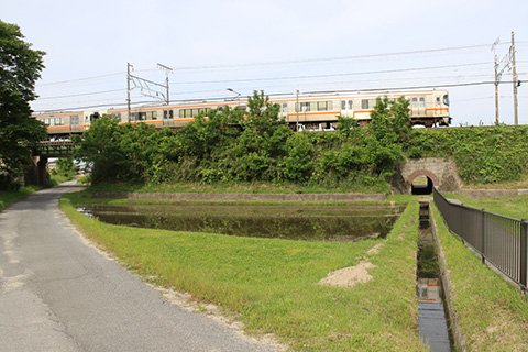 名鉄バス専用道路の跡と「マルガタ」